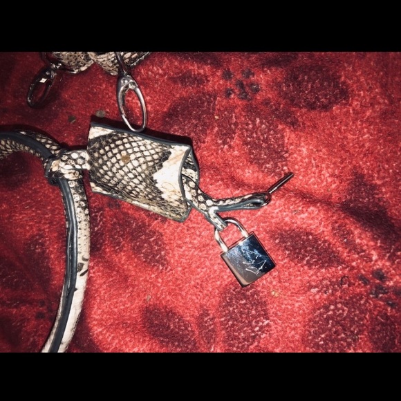 JUST FAB SNAKESKIN PURSE - Picture 6 of 6